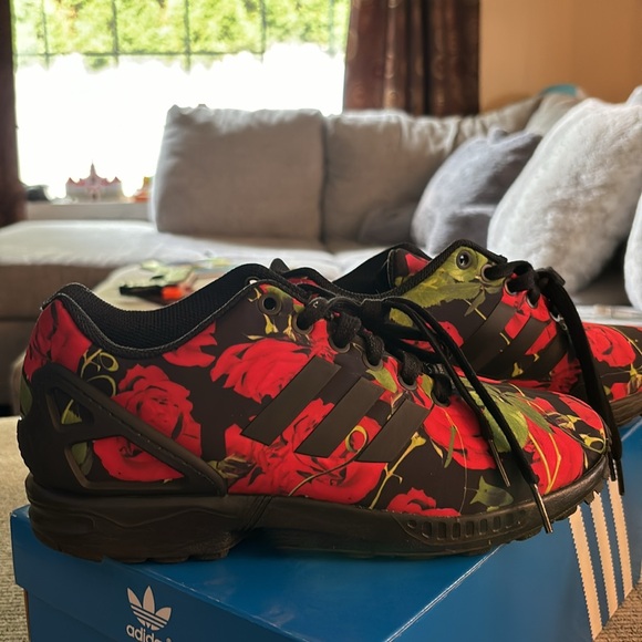 Addidas rose shoes - Picture 2 of 7